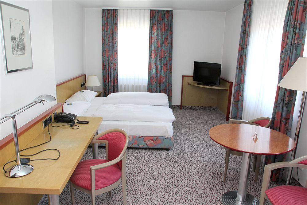 Leomar Hotel Ulm Ngoại thất bức ảnh
