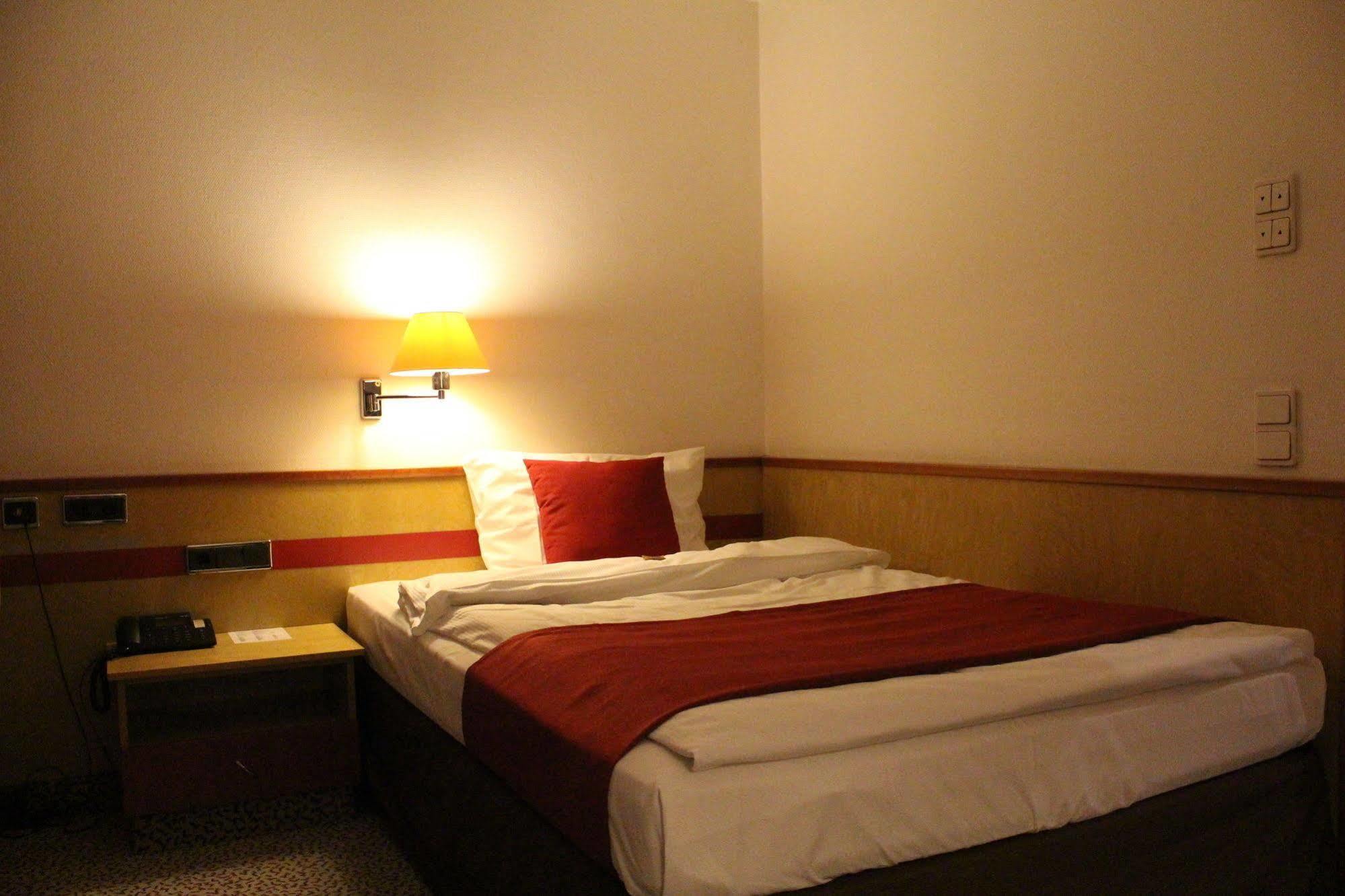Leomar Hotel Ulm Ngoại thất bức ảnh