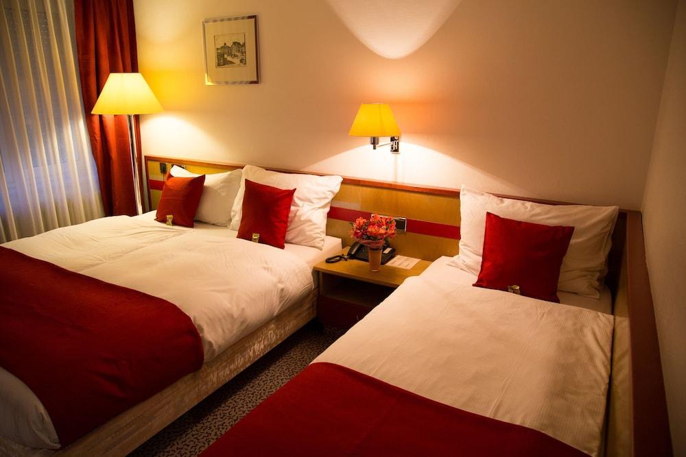 Leomar Hotel Ulm Ngoại thất bức ảnh